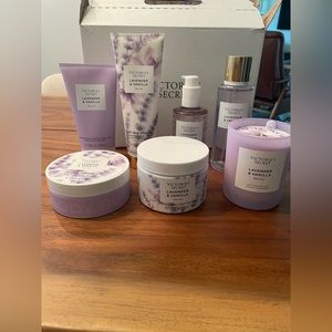 Victoria’s Secret The relax ritual set-Lavender and vanilla